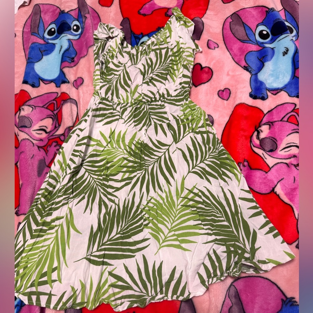 Green Leaf Print girls Dress size 8